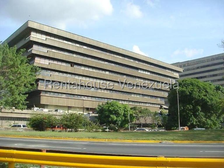 Apartamento con vista Ávila y servicios en Chuao