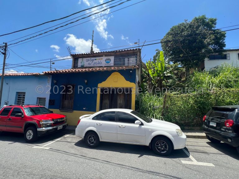 Casa colonial con amplios espacios en El Hatillo