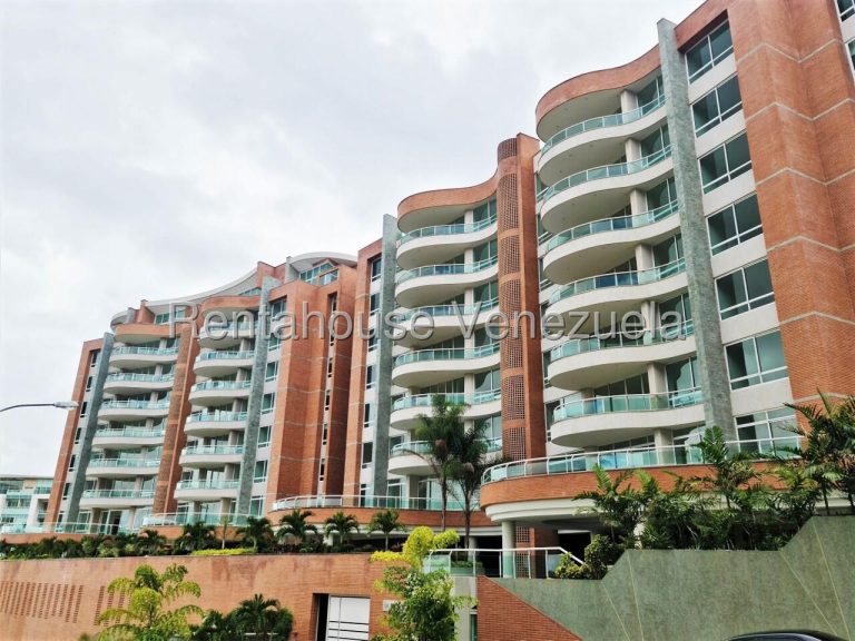 Apartamento de 318 m² con 4 habitaciones en Colinas de Valle Arriba / Mirador de Los Campitos, Caracas