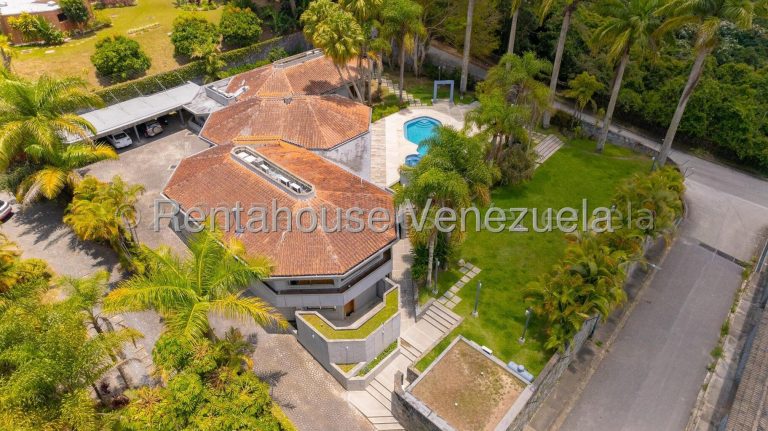 Casa a estrenar con acabados de lujo en La Lagunita Country Club