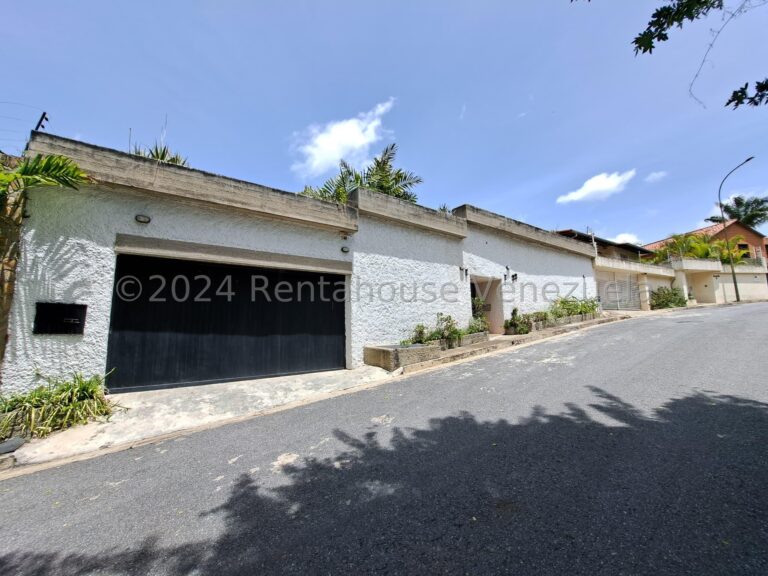 Casa con vista espectacular y áreas sociales amplias en Alto Hatillo