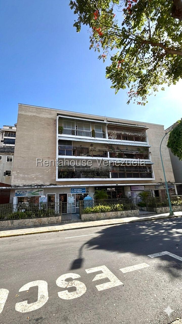 Comercial amoblado operativo con agua continua en