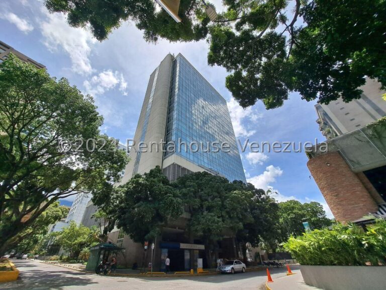 Comercial conexo con arrendamiento garantizado en La Castellana
