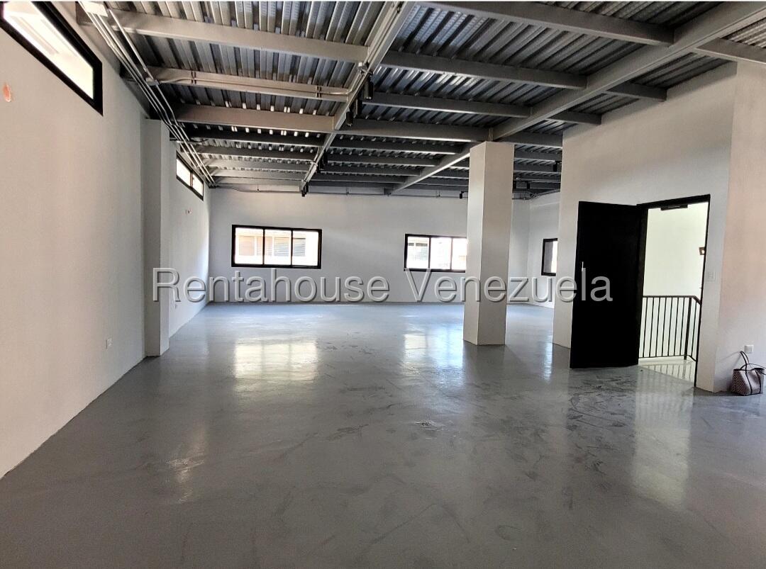 Comercial remodelado 200 m² en Boleita Norte
