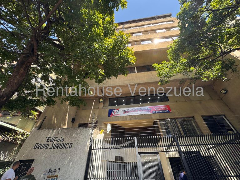 Comercial remodelable con 6 espacios en San Juan