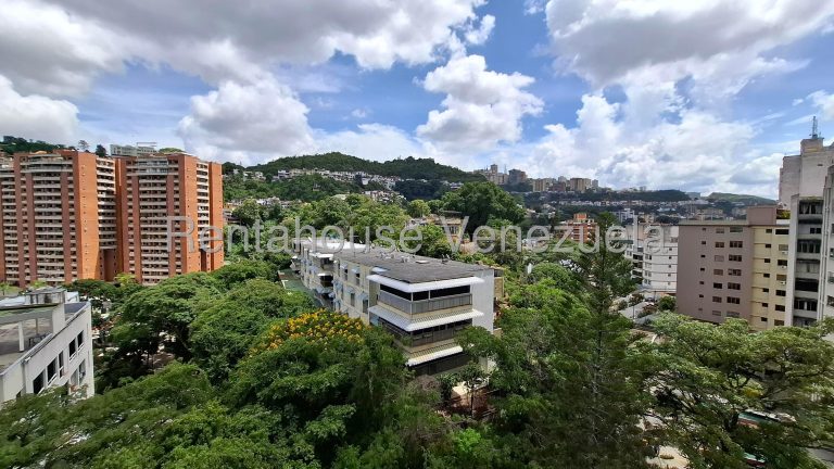 Apartamento con vista panorámica en Colinas de Los Chaguaramos