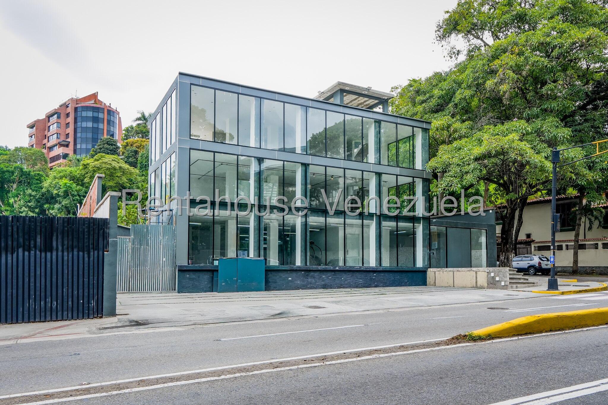 Local comercial de 1.440 m² en Chuao, Caracas
