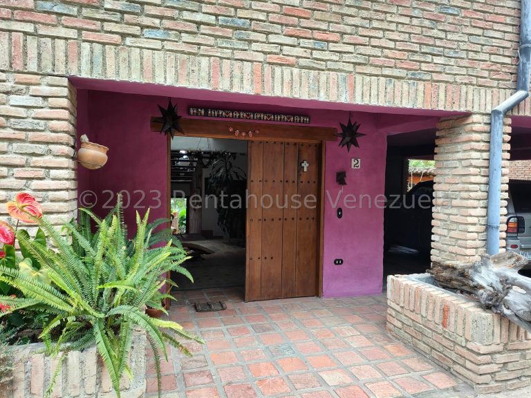 Townhouse de 428 m² con 4 habitaciones en La Union, Caracas