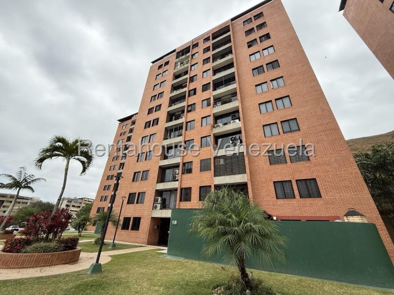 Apartamento con 2 habitaciones y 2 baños en Colinas de La Tahona, Caracas