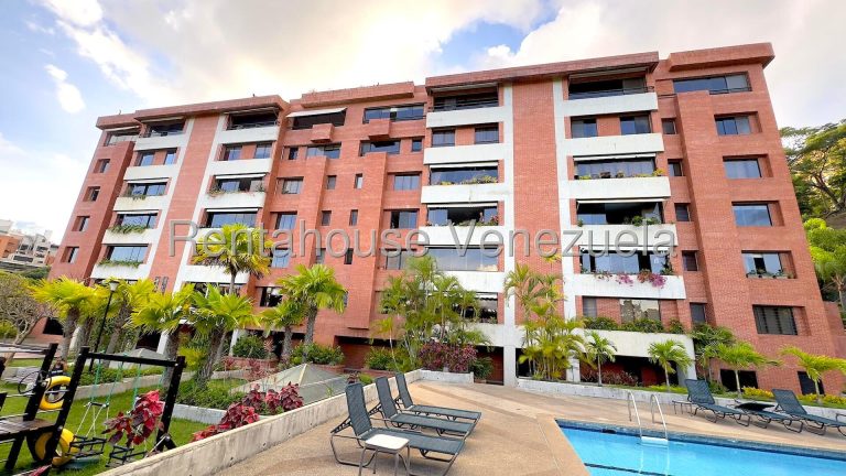 Apartamento con 4 habitaciones y 4 baños en Colinas de Valle Arriba, Caracas