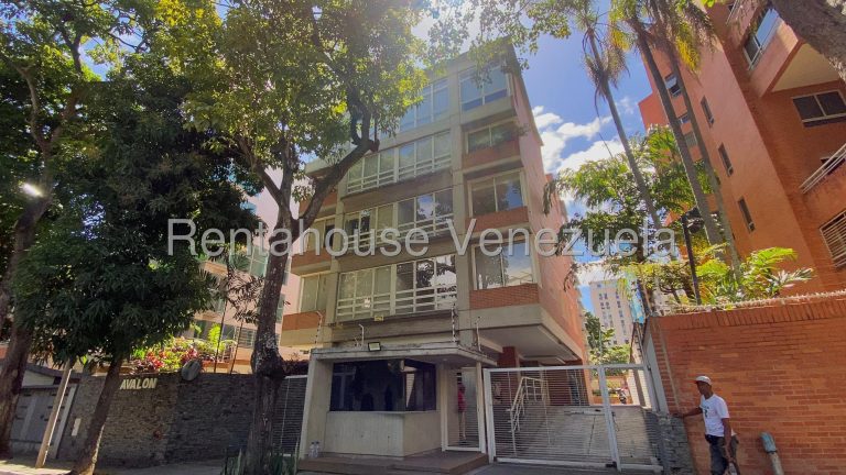 Apartamento de 127 m² con 2 habitaciones en Los Naranjos de Las Mercedes, Caracas