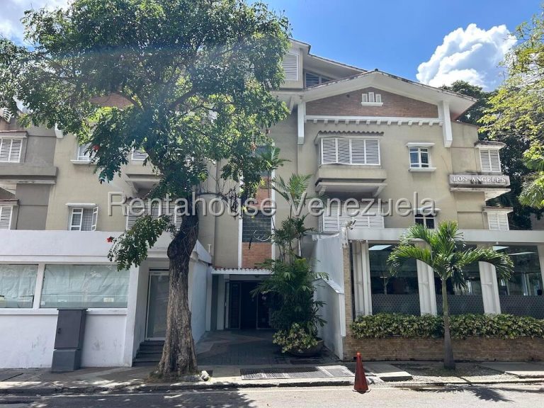 Oficina de 154 m² en Las Mercedes, Caracas