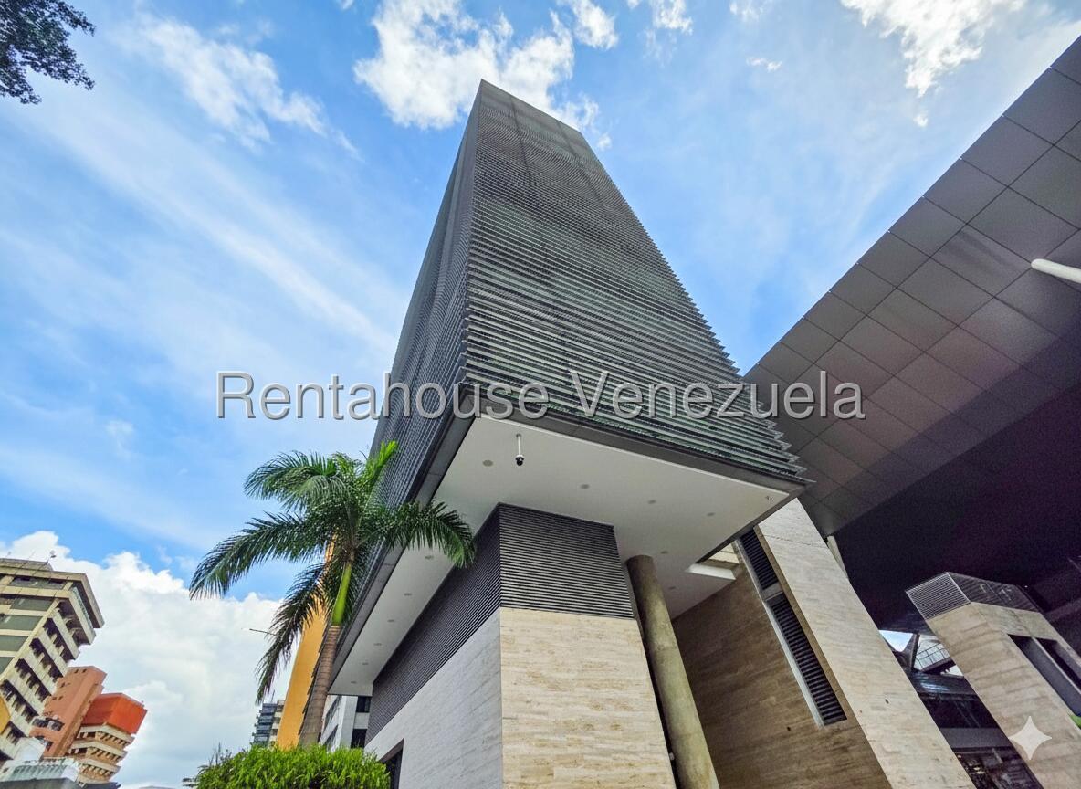 Oficina de 323 m² en Los Dos Caminos, Caracas