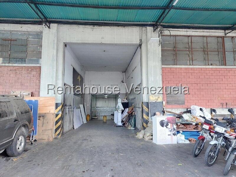Foto 4 de Local comercial en alquiler en Los Cortijos de Lourdes