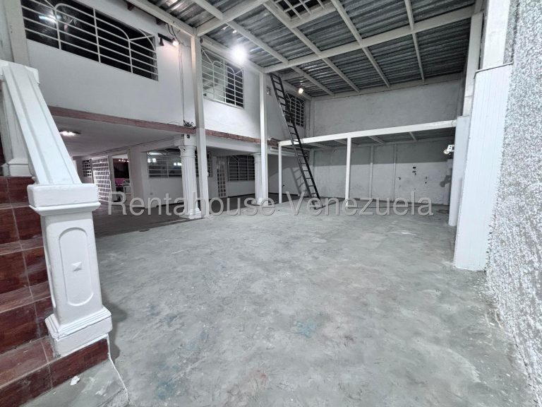 Local comercial de 178 m² en La Trinidad, Caracas