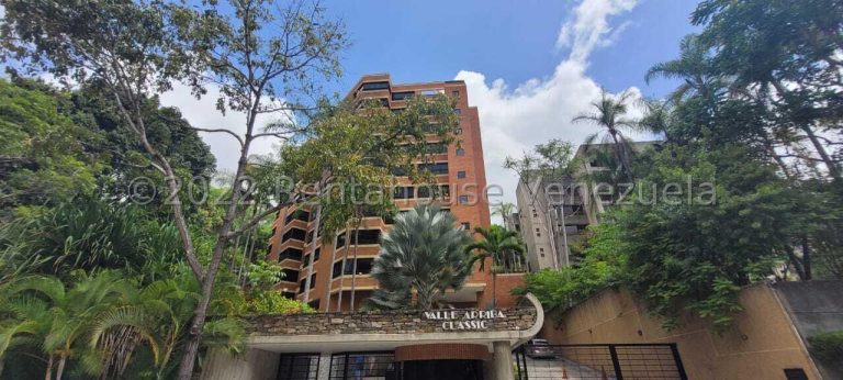 Apartamento con 3 habitaciones y 3 baños en Colinas de Valle Arriba, Caracas