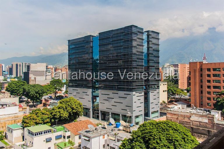 Local comercial de 57 m² en Las Mercedes, Caracas