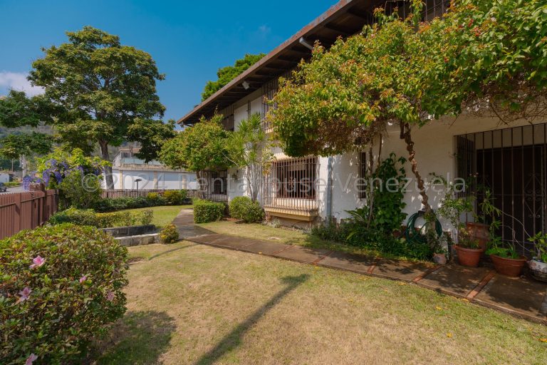 Casa con 8 habitaciones y 12 baños en Macaracuay, Caracas