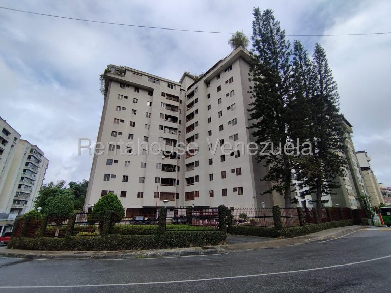 Apartamento con 3 habitaciones y 2 baños en Lomas del Avila, Caracas