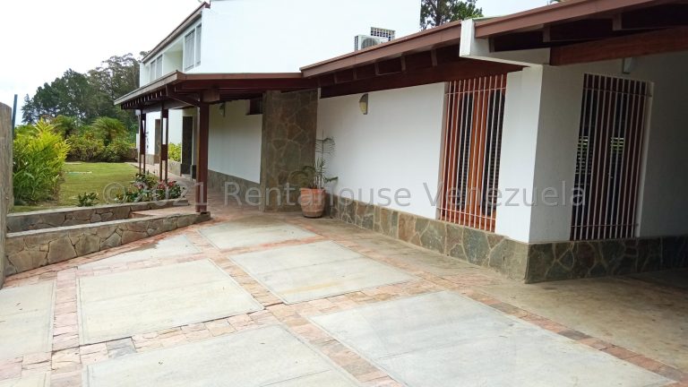 Casa de 400 m² con 8 habitaciones en La Lagunita Country Club, Caracas