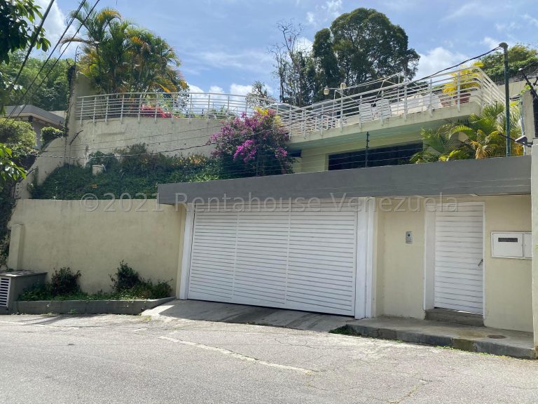 Casa con 4 habitaciones y 5 baños en Oripoto, Caracas