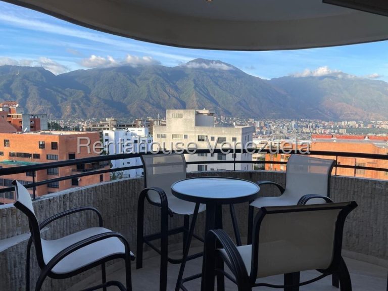 Apartamento de 4 habitaciones y 338 m² en Colinas de Valle Arriba, Caracas