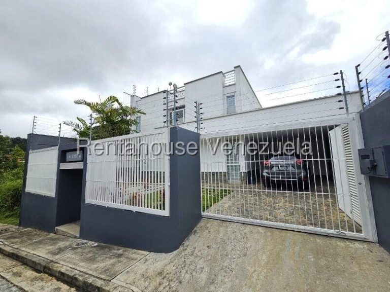 Casa con 4 habitaciones y 4 baños en Alto Hatillo, Caracas