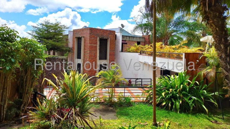 Casa con 6 habitaciones y 9 baños en La Lagunita Country Club, Caracas
