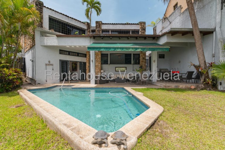 Casa de 369 m² con 6 habitaciones en La Lagunita Country Club, Caracas
