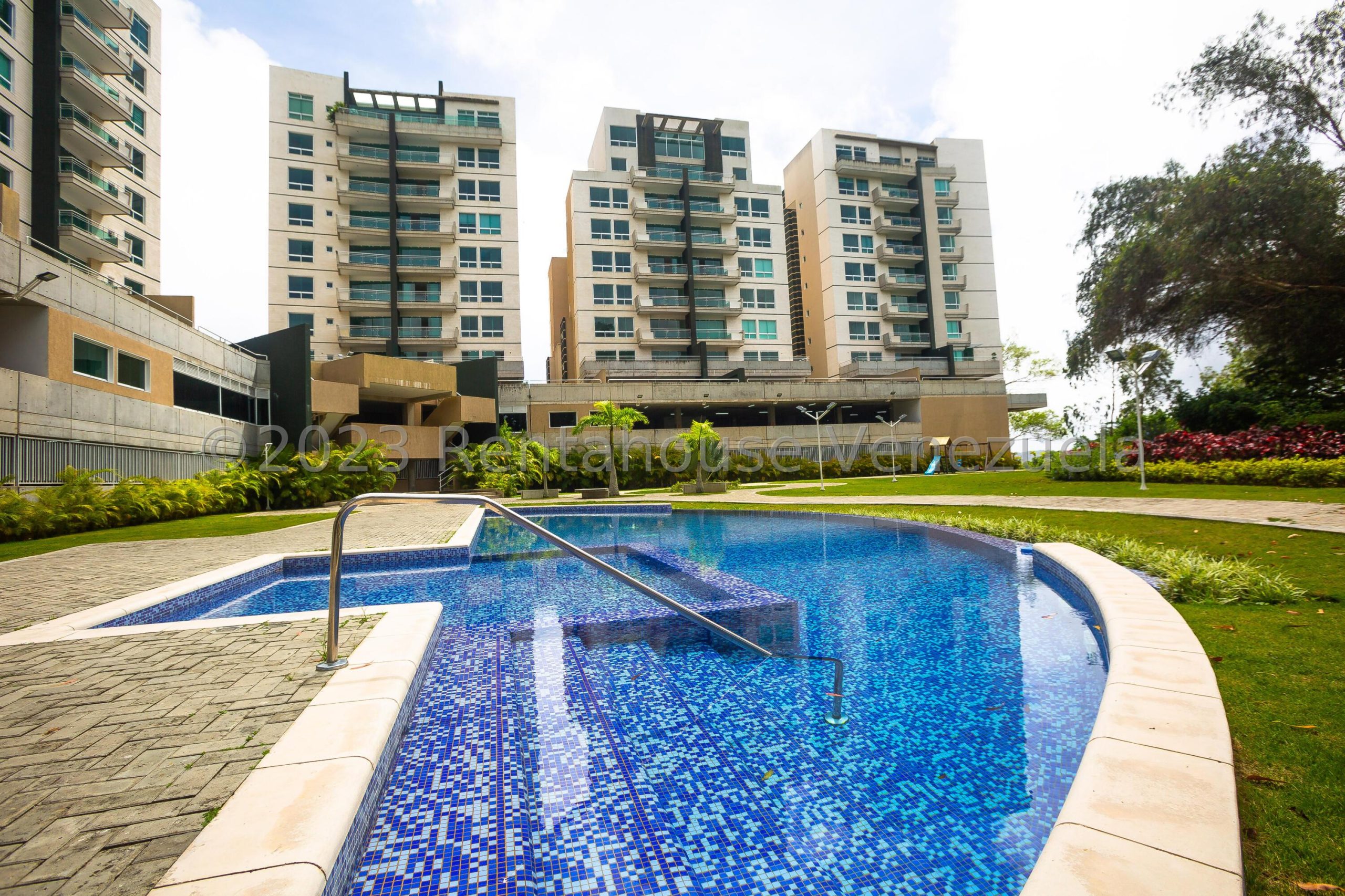 Apartamento de 100 m² con 2 habitaciones en La Lagunita Country Club, Caracas