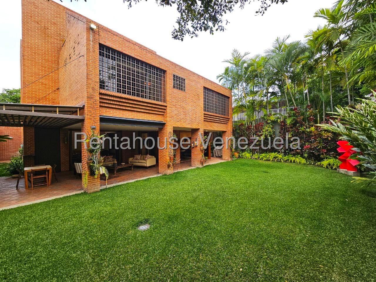Casa con 4 habitaciones y 4 baños en La Floresta, Caracas