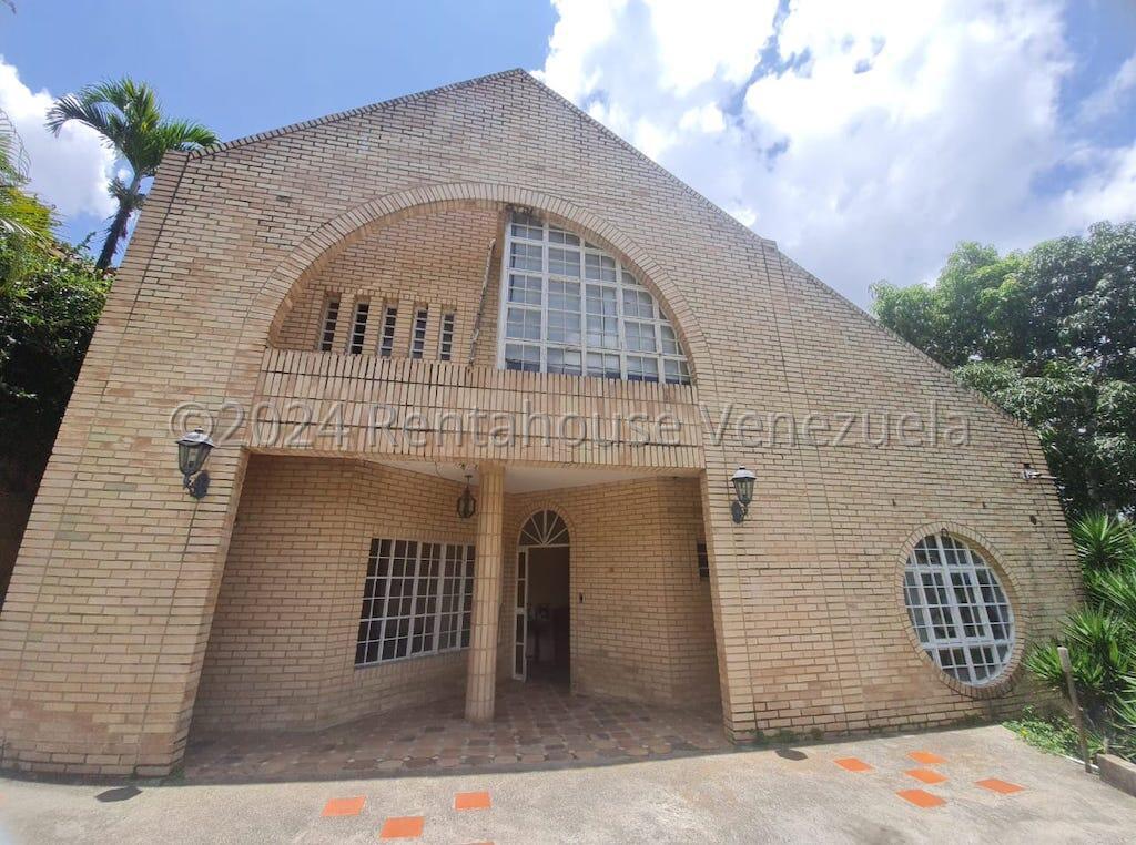 Casa de 4 habitaciones y 264 m² en Oripoto, Caracas