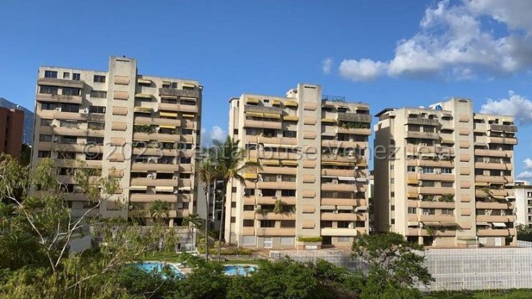 Apartamento con 4 habitaciones y 4 baños en La Alameda, Caracas