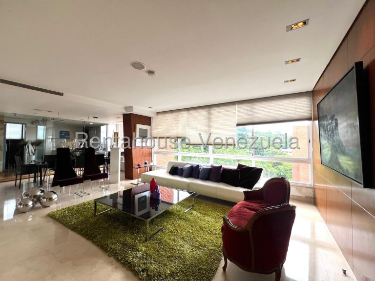 Apartamento con 4 habitaciones y 4 baños en La Lagunita Country Club, Caracas