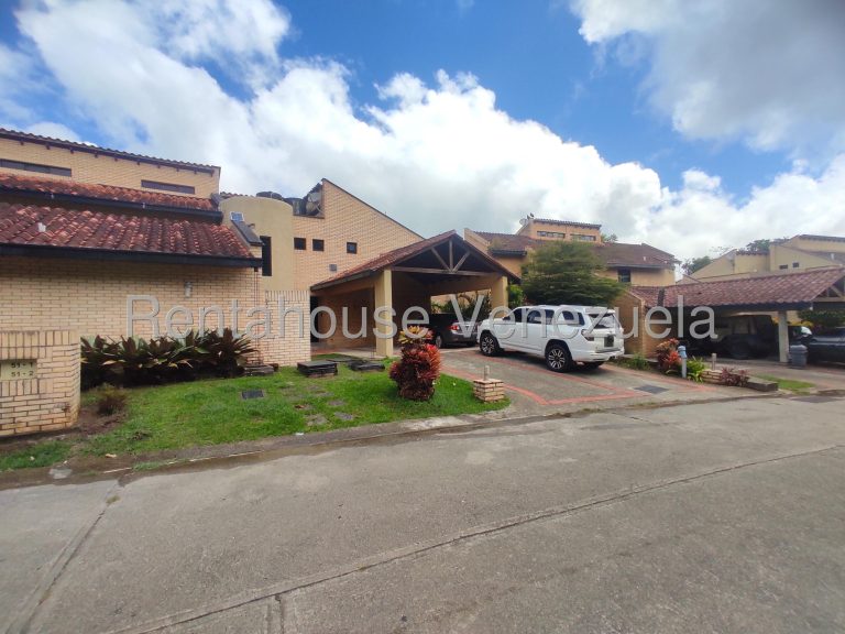 Casa con 4 habitaciones y 4 baños en Monte Claro, Caracas