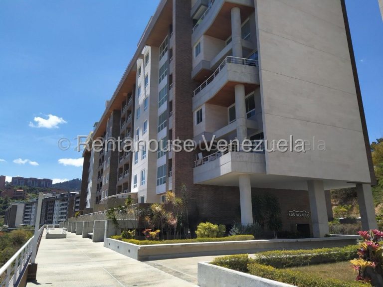 Apartamento con 4 habitaciones y 4 baños en Escampadero, Caracas