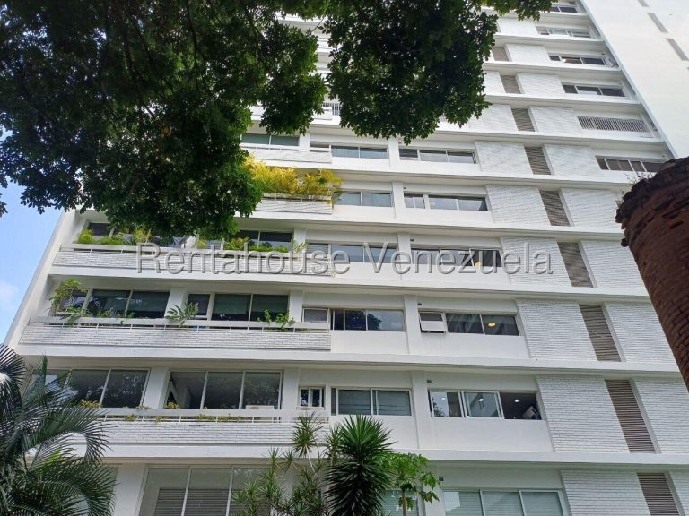 Apartamento de 4 habitaciones y 388 m² en Las Mercedes, Caracas