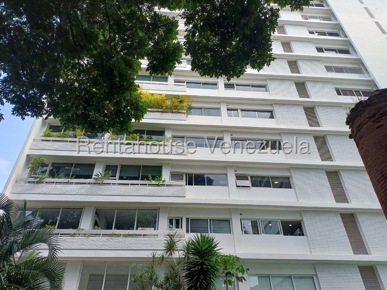Apartamento de 4 habitaciones y 388 m² en Las Mercedes, Caracas