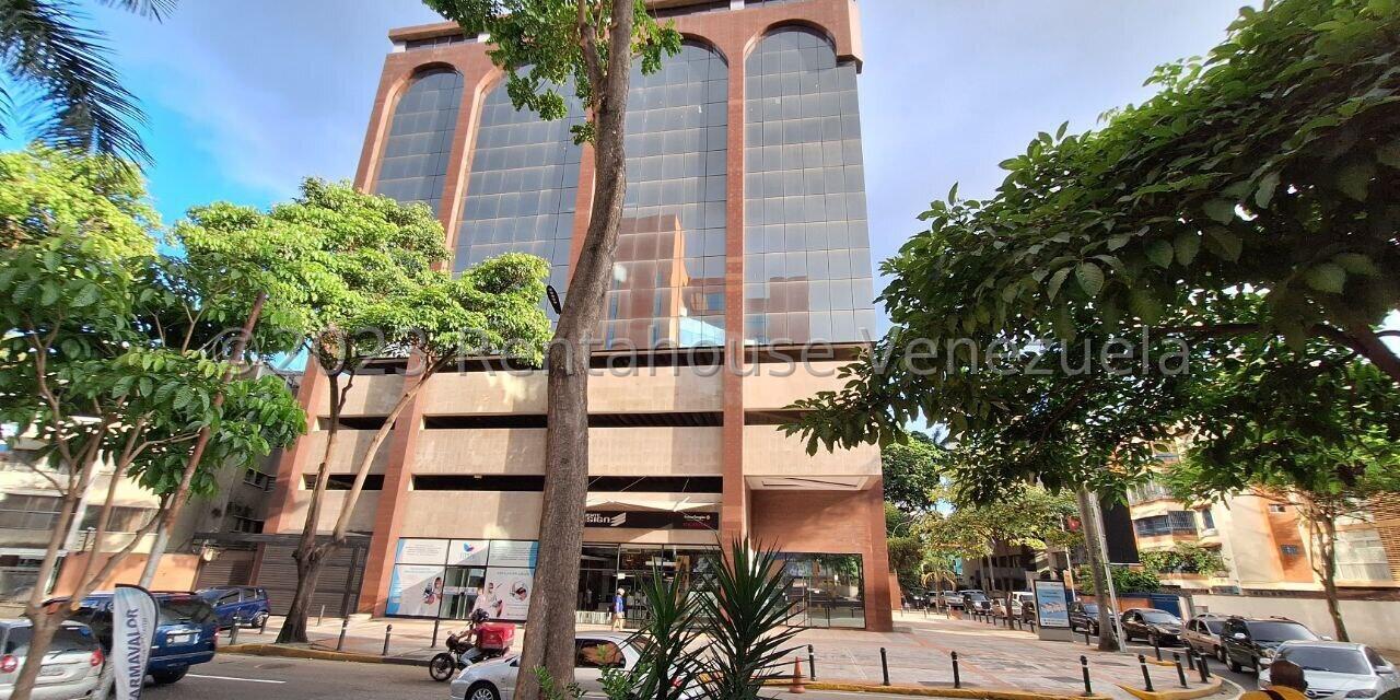 Oficina de 676 m² en Las Mercedes, Caracas