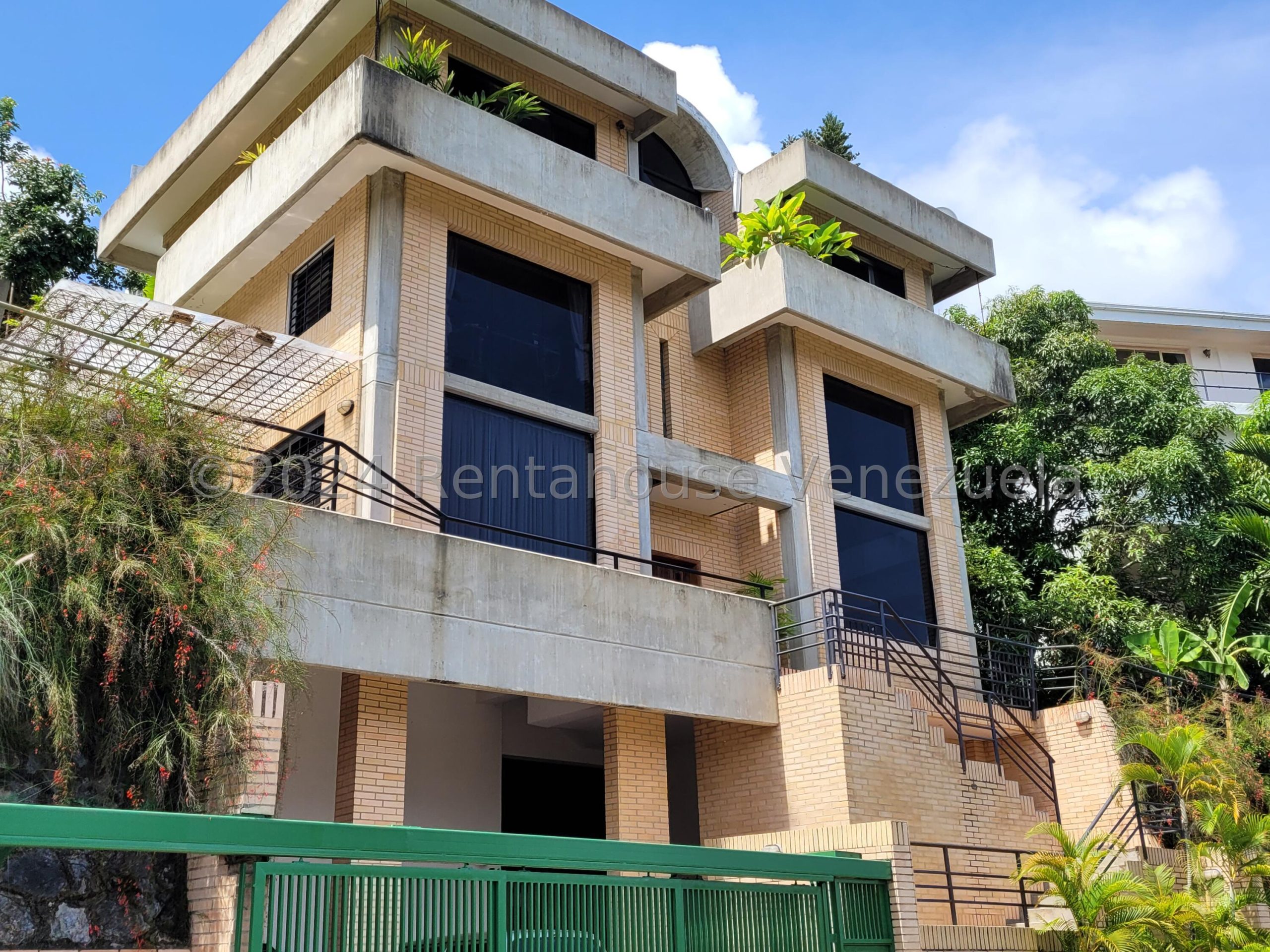 Casa de 450 m² con 4 habitaciones en Macaracuay, Caracas
