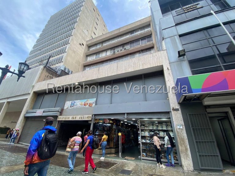 Local comercial de 104 m² en Parroquia Catedral, Caracas