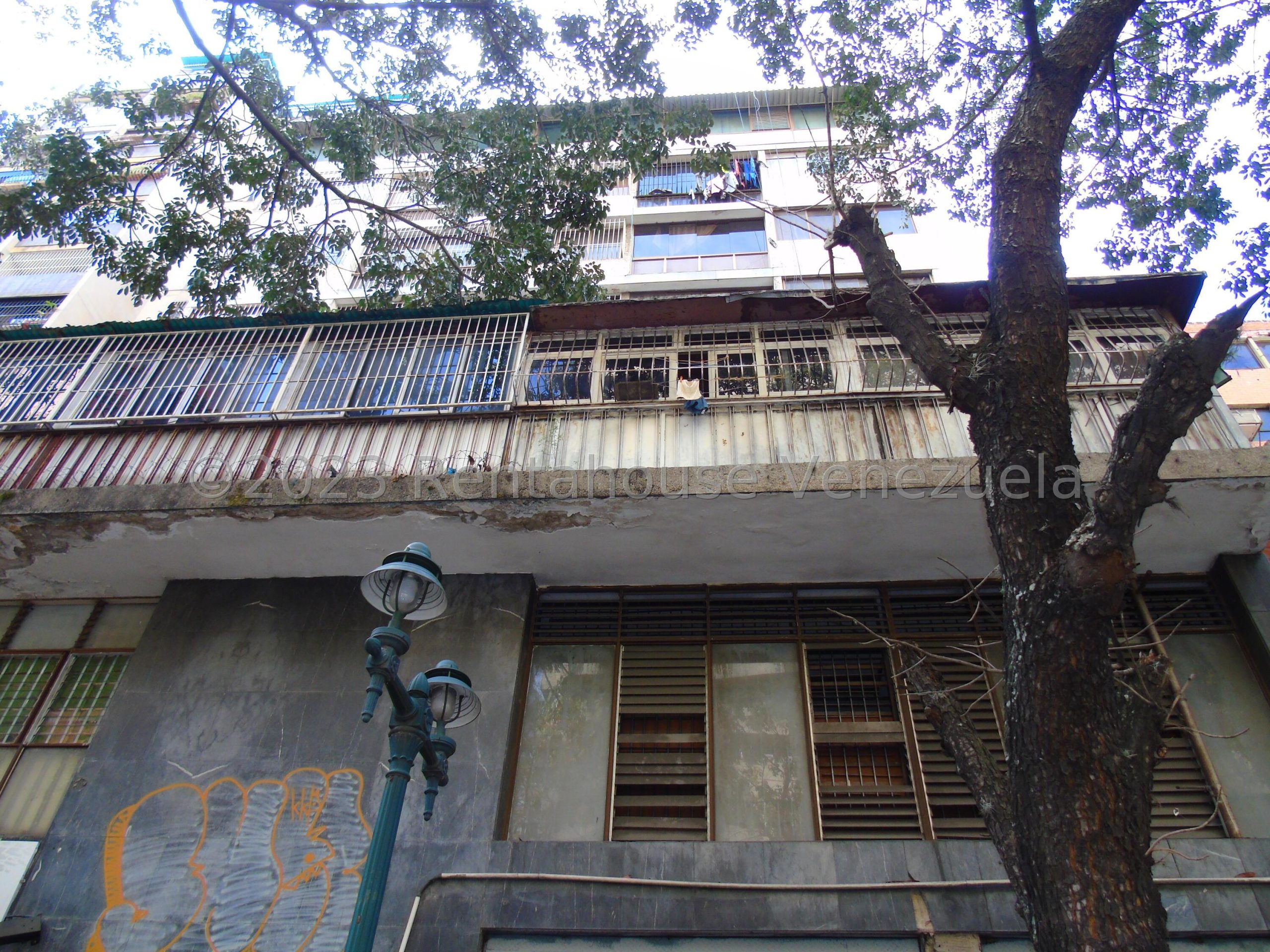 Local comercial de 220 m² en Parroquia La Candelaria, Caracas