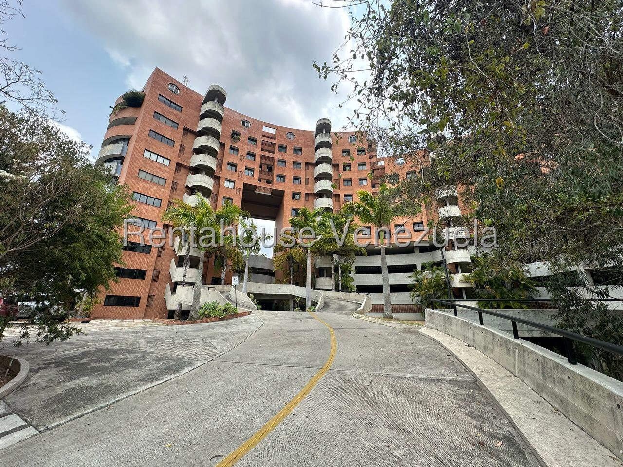 Apartamento de 275 m² con 4 habitaciones en La Trinidad, Caracas