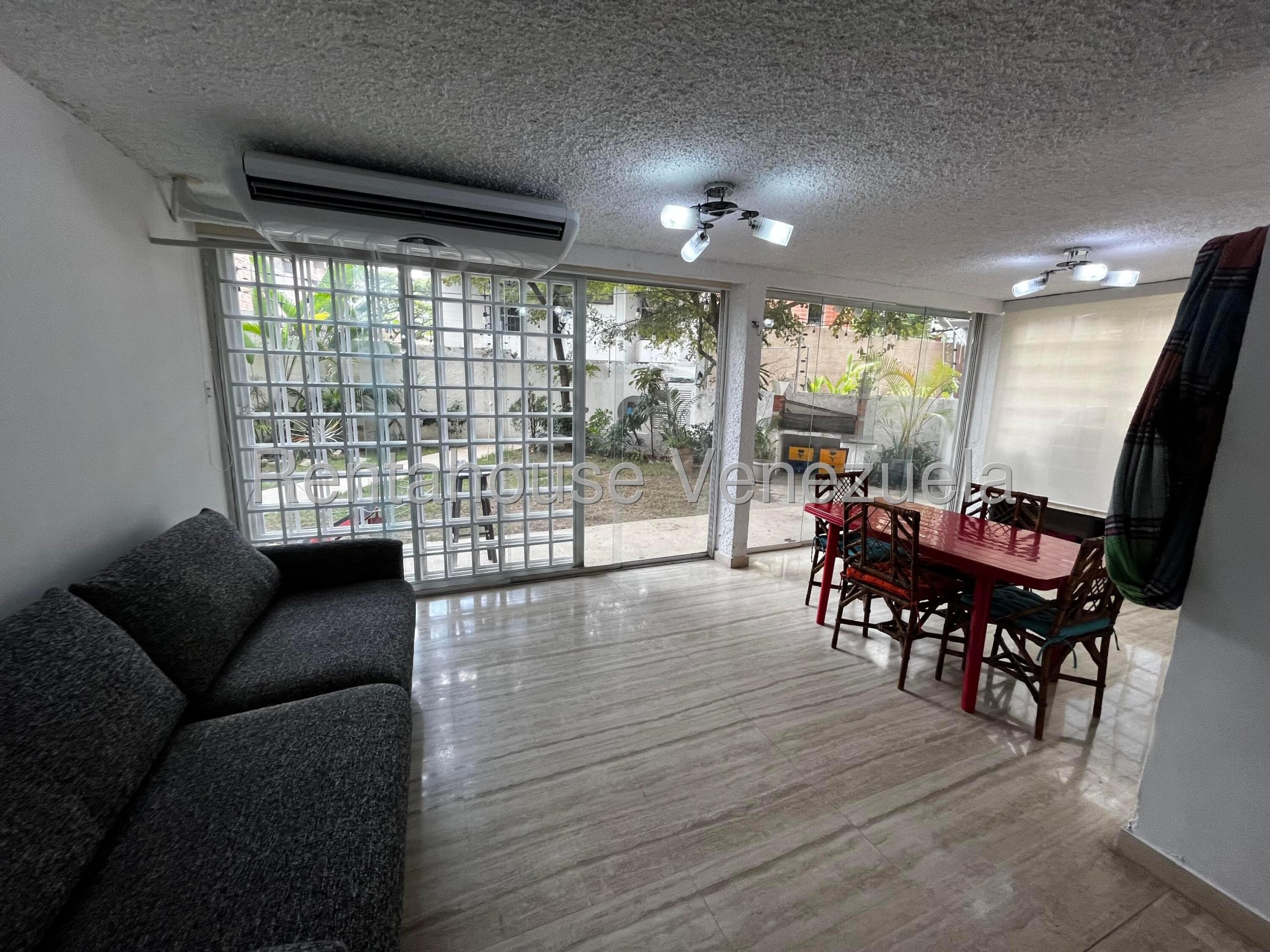 Apartamento de 3 habitaciones y 301 m² en Santa Fe Sur, Caracas