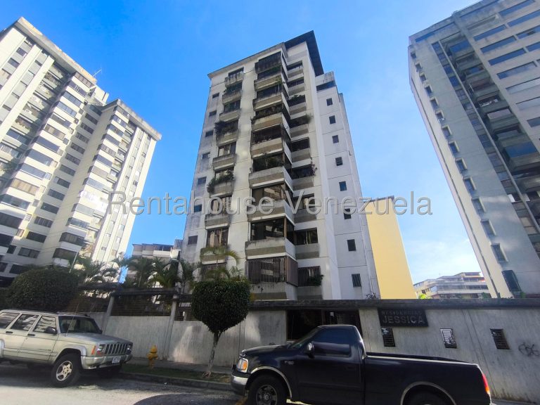 Apartamento con 3 habitaciones y 4 baños en Terrazas del Avila, Caracas