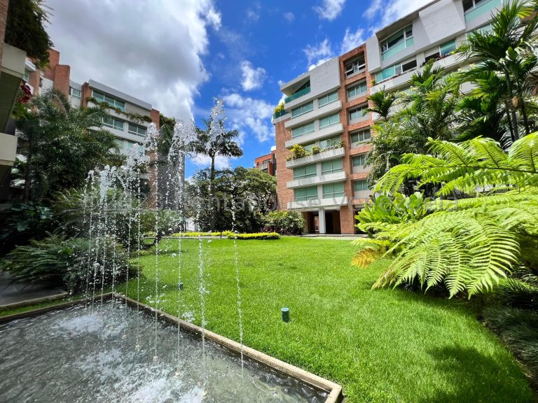 Apartamento de 5 habitaciones y 550 m² en Campo Alegre, Caracas