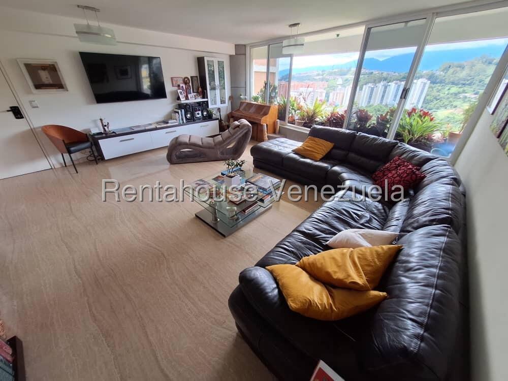 Apartamento con 2 habitaciones y 3 baños en La Boyera, Caracas