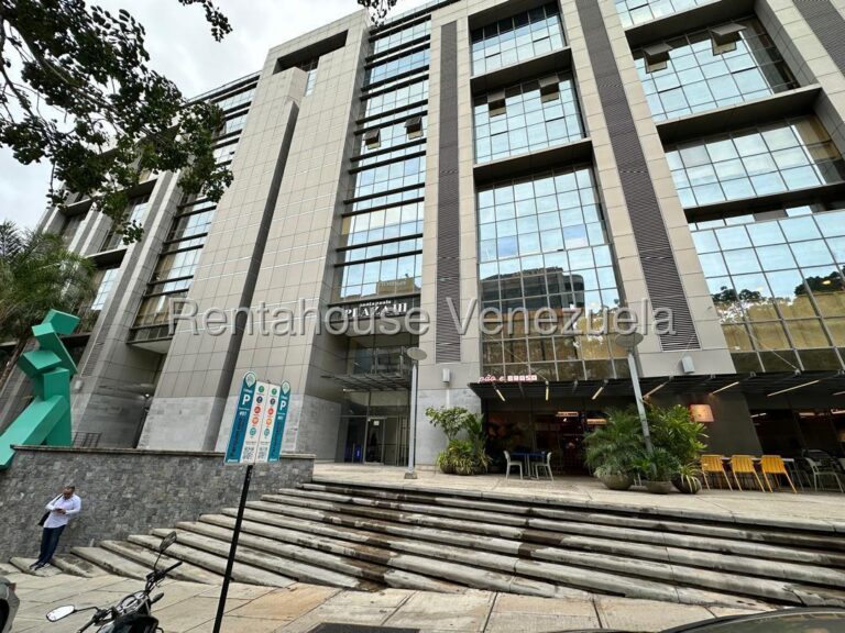 Local comercial de 565 m² en Santa Paula, Caracas