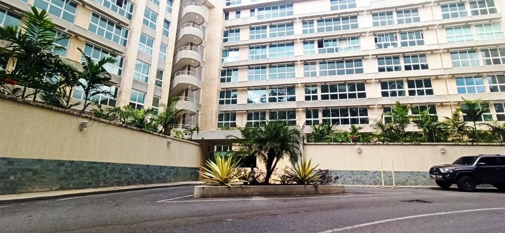 Apartamento de 3 habitaciones y 205 m² en Lomas de Las Mercedes, Caracas
