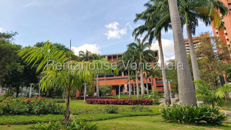 Local comercial de 24 m² en Santa Fe Norte, Caracas